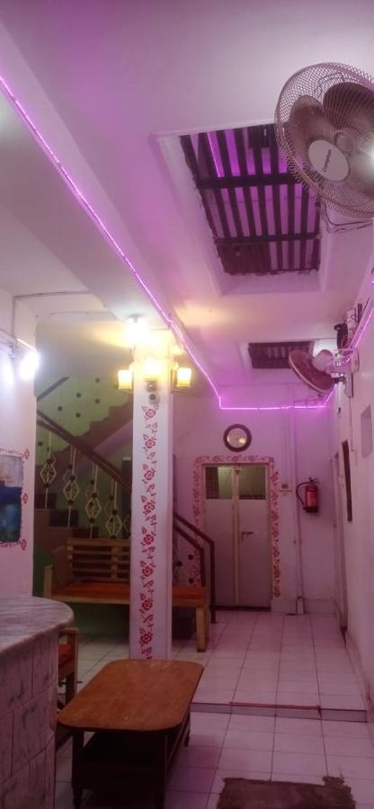 Отель Om Rest House Варанаси Экстерьер фото