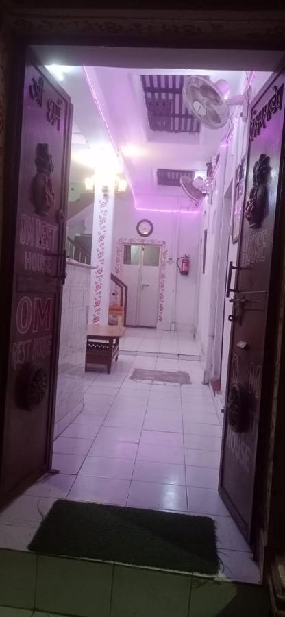Отель Om Rest House Варанаси Экстерьер фото